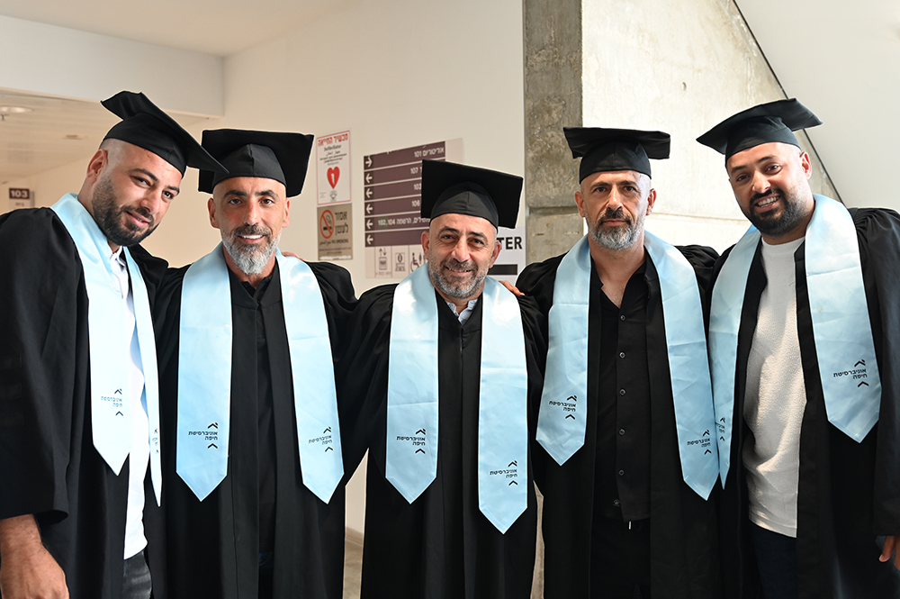 ברכות למקבלי תואר הראשון מקבוצת מקטנ"ר במחלקה ללמידה והוראה בשילוב עם הלימודים הרב תחומיים